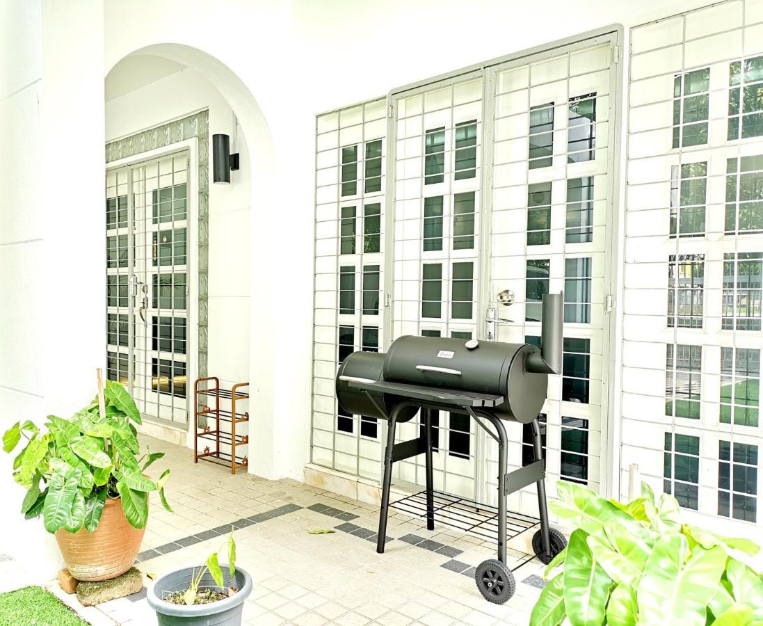 527 Beachhouse L 5 Bedroom With Swimming Pool - 3Min Walk To The Beach Tanjung Bungah  Exteriér fotografie